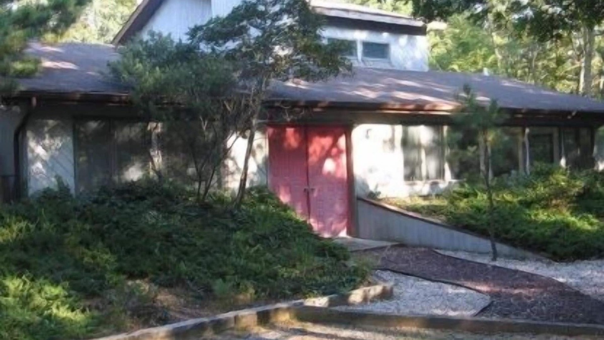 East Quogue House | A wonderful family friendly Quogue Retreat ~