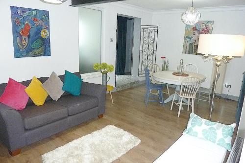 Salisbury House | A wonderful place in the hub of the city, yet on the edge of the countryside