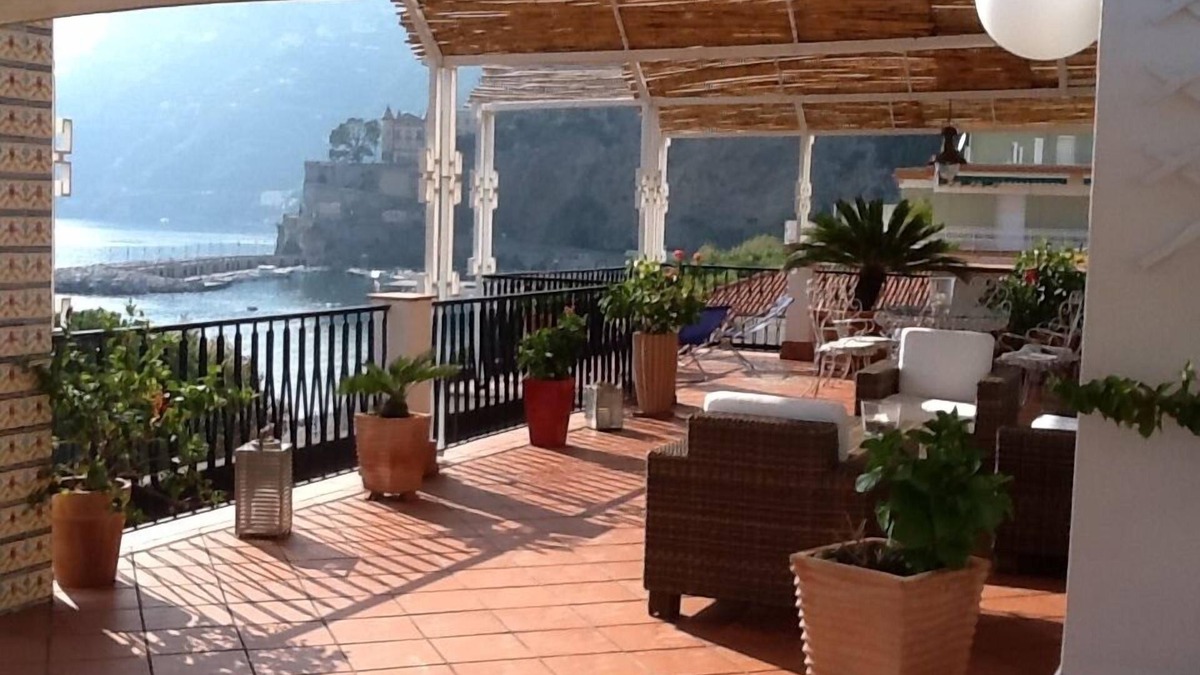 Maiori Apartment | A Wonderful Waterfront Apartment in the Heart of the Amalfi Coast