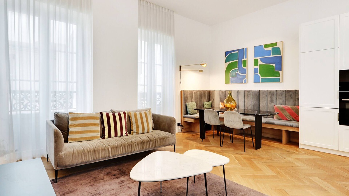 Quartier de la Place-Vendome Apartment | A Wonderfull 2-BR/2BA in Louvre - Vendôme