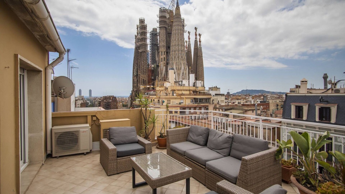 La Sagrada Familia Apartment | A1MAR1023 Breathtaking rooftop in Sagrada Familia