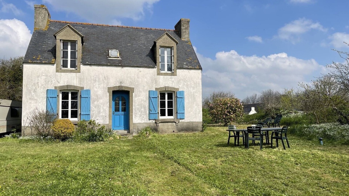 Pouldreuzic House | A6074-RESTORED BRETON HOUSE WITH GARDEN!
