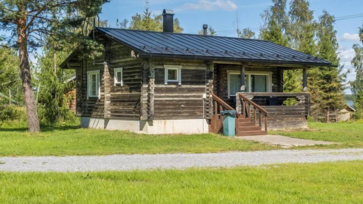 Pyhasalmi House | Aamunkoin Rantatupa by Interhome