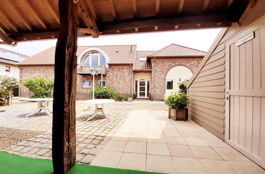 Brustem House | Aan het Singelhof - Bellefleur* met sunshower en tuin