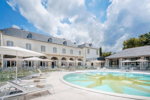 Les Sorinieres Hotel | Abbaye De Villeneuve