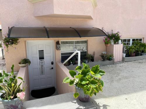 Ocean City Apartment | ABBE Garden Hideaway