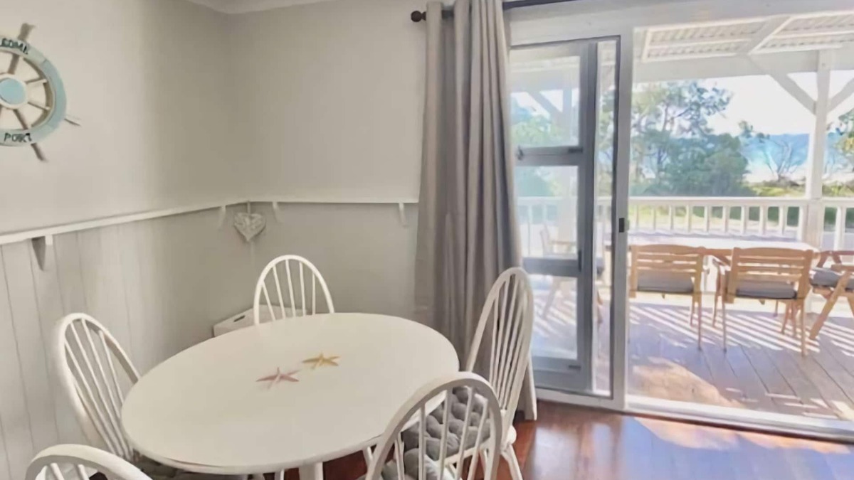 Abbey House | Abbey Beachviews with WiFi