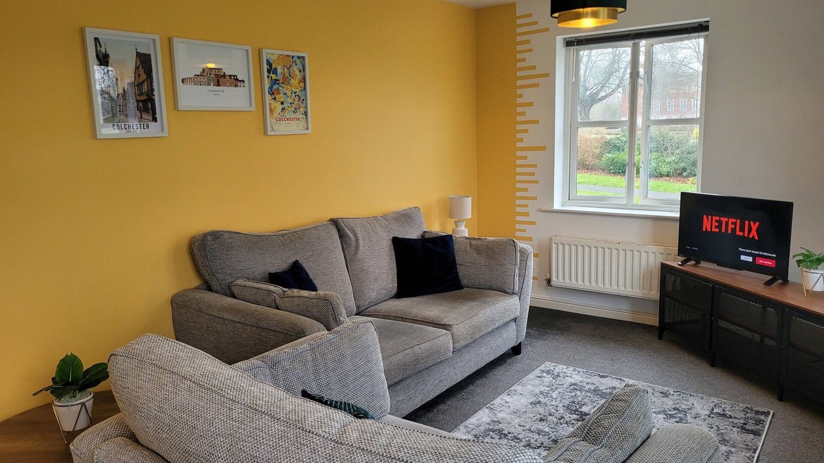 Colchester Apartment | Abbey Field Birch Apartment by Catchpole Stays