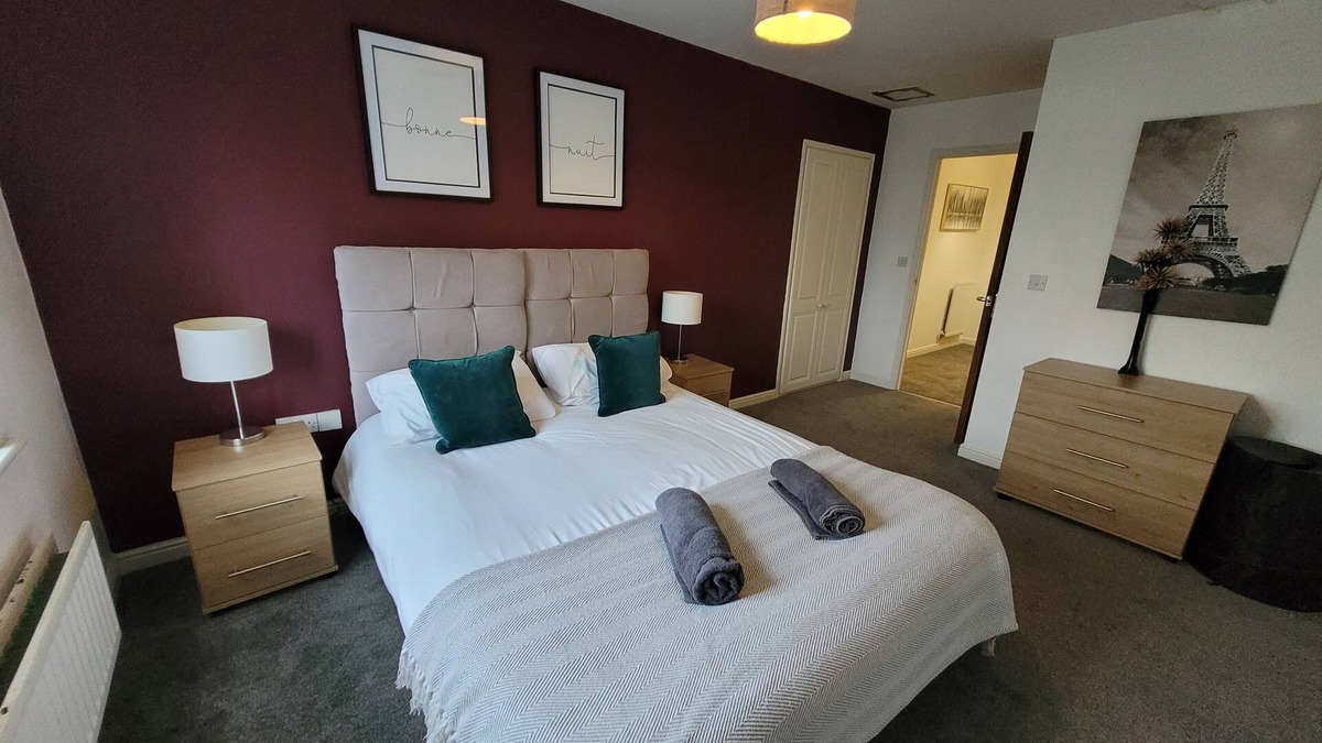 Colchester Apartment | Abbey Field Sycamore Apartment- By Catchpole Stays