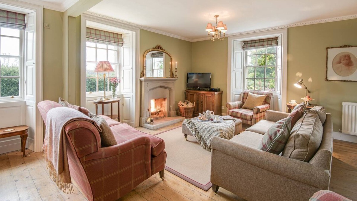 Coldstream House | ABBEY HOUSE Coldstream - An Elegant Period House With Fabulous Riverside Views