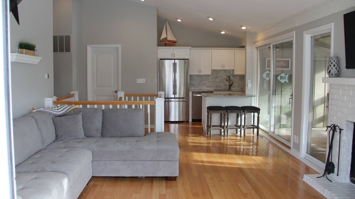 Fontana Villa | Abbey Springs w/great location, comes with golf carts! April weekends open!