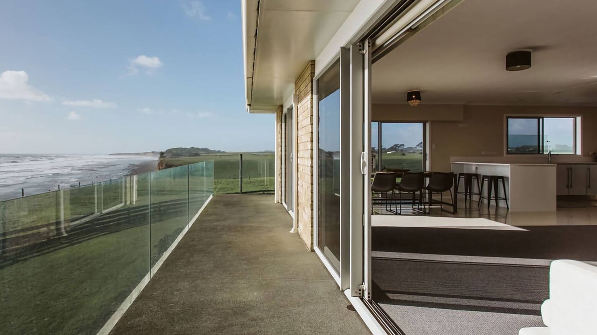Bell Block Apartment | ABC ON WANAKA BAY SUPPORT LOCAL