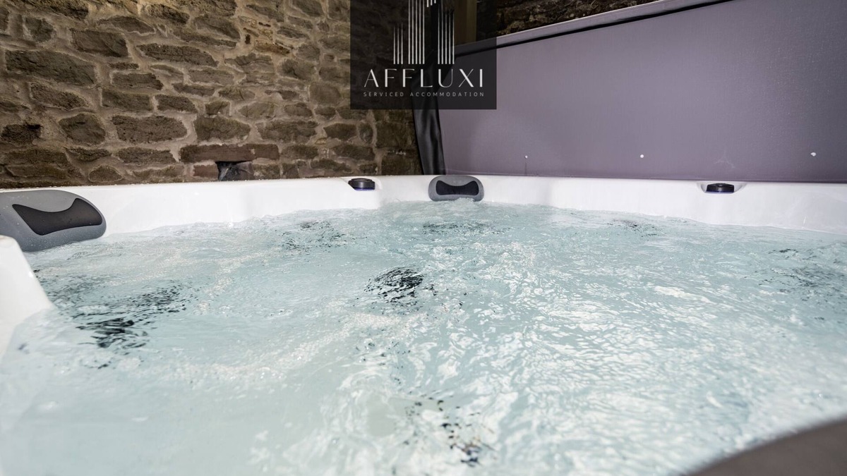 Monkswood House | Abergavenny Coach House Hot Tub Retreat