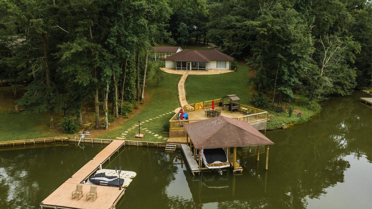 Jacksons' Gap House | Abigail's Lake Haven by Big Fish Real Estate Group at Lake Martin