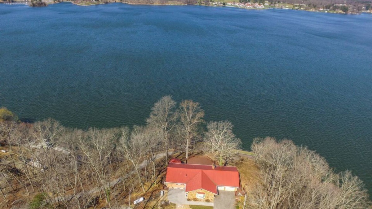 Ingles House | Abigail's Lake View has a Panoramic view of Claytor Lake!