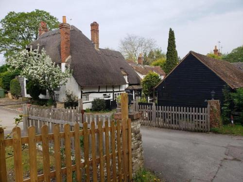 Clifton Hampden Bed & Breakfast | AbingPlough House