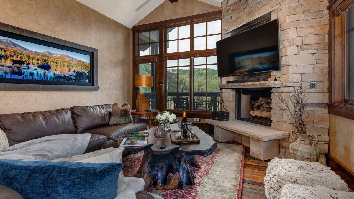 Empire Pass Condo | Abode at Arrowleaf | Easy Living Empire Pass Retreat for All Seasons + Shuttle Service