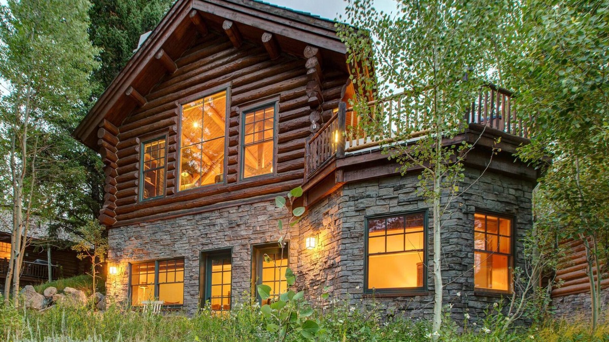 Teton Village Cabin | Abode at Moosehead Cabin | 2 Minute Walk to Teton Village!
