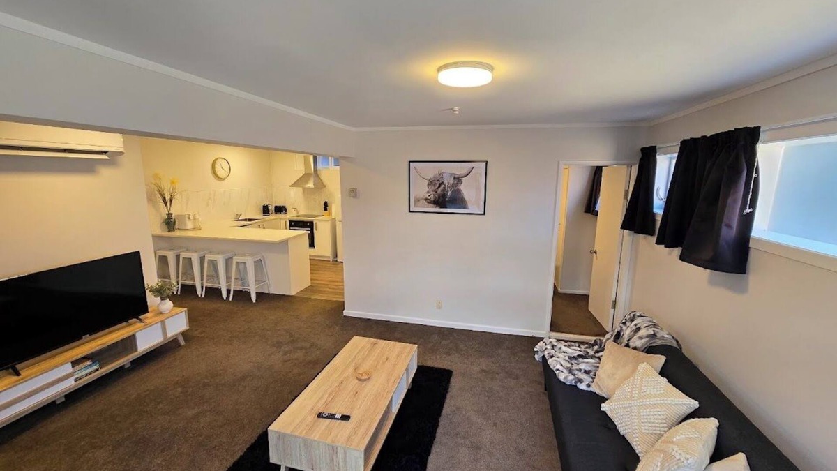 Miramar Apartment | Abode for Two (and a Few Paws!)