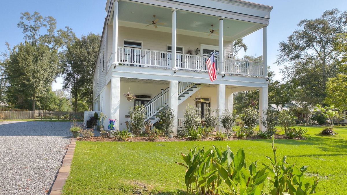 Mandeville Bed & Breakfast | About Trace B&B, in the Heart of Old Mandeville.