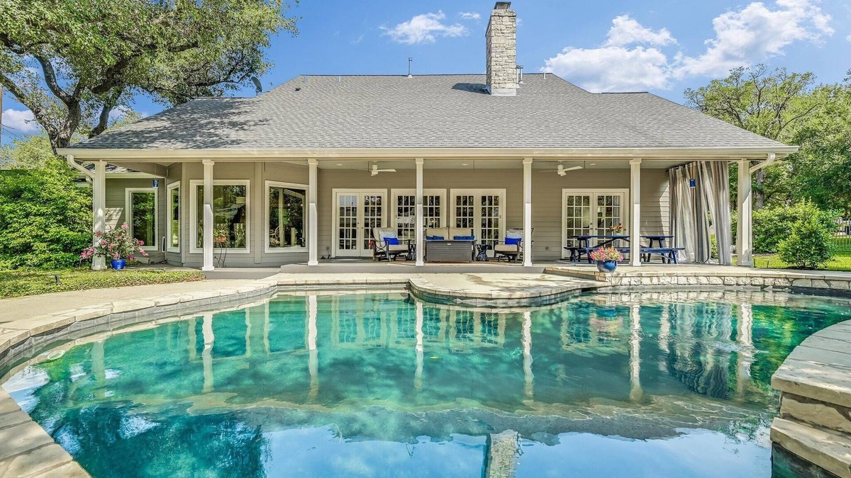 Westwood House | Above Auth Westlake I Pool I Hot Tub I Game Room I Back House I Greenbelt