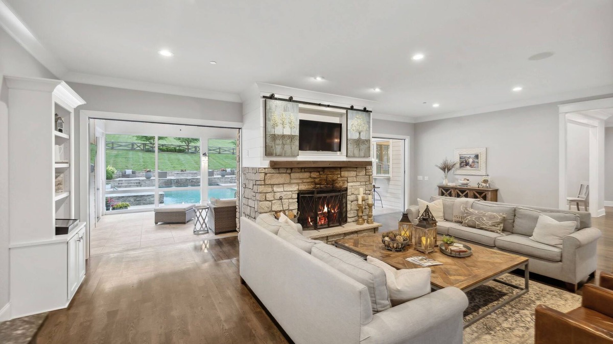 Mooreland Estates House | Above Nashville Bluegrass Retreat| BrentwoodI Pool/Spa| Private
