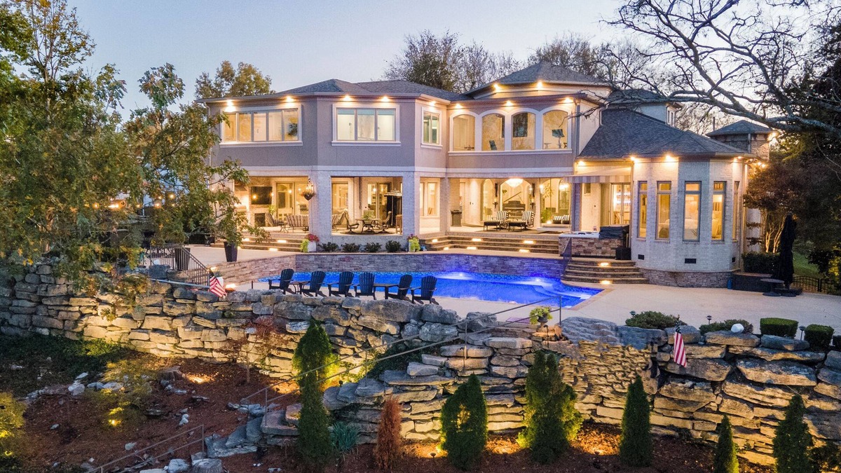 Gallatin House | Above Nashville Sunset Bay | Lakefront | Pool&Spa | Golf Simulator