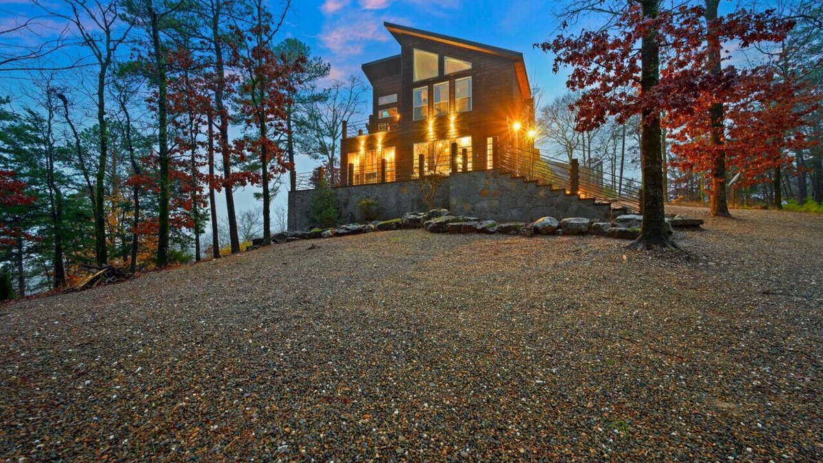 Broken Bow Cabin | Above the Clouds · Mountain Marvel: Scenic Deck, Balcony & Game Room