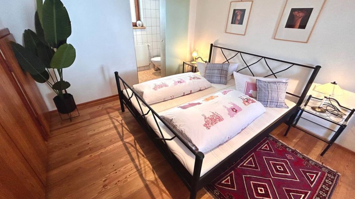 Steeg Bed & Breakfast | Abracadabra - House Wallis