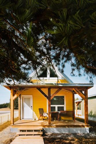 Nordegg House | Abraham - Peaceful Tiny Cabin In Historic Nordegg