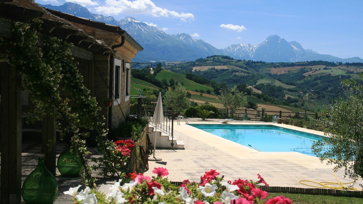 Castiglione Messer Raimondo Villa | Absolutely beautiful 5 star historic farmhouse, stunning pool- unbelievable view