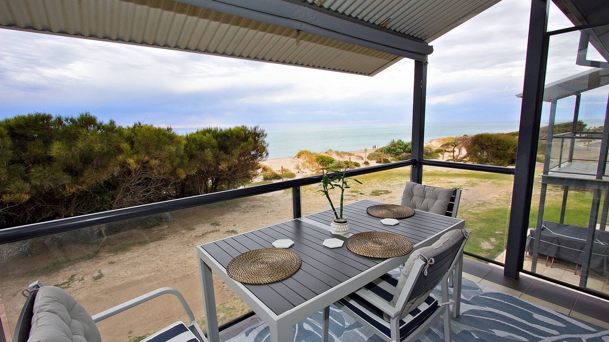 Semaphore Park Apartment | Absolute Beach Front upstairs 2 bedroom unit Sandy Feet 2