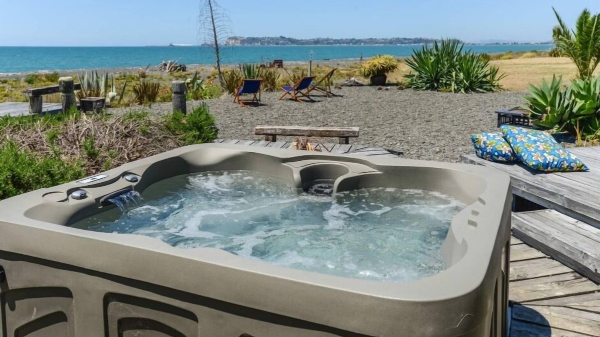 Napier Apartment | Absolute Beach Front Bayview Napier New Zealand
