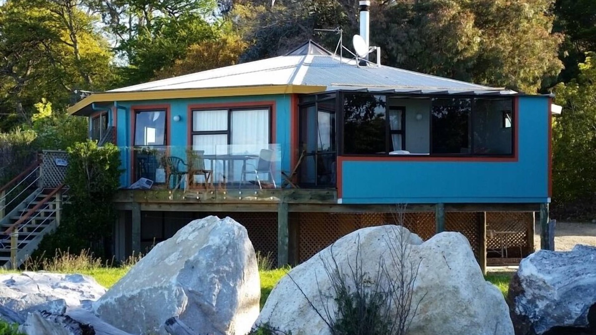 Ruby Bay House | Absolute Beachfront Ruby Bay - Spectacular Views, step straight on to the beach