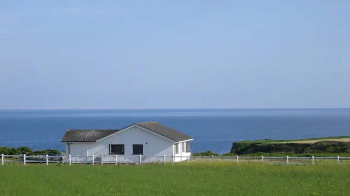 Templetown House | Absolute beachfront bungalow, Sandeel Bay, Fethard on Sea