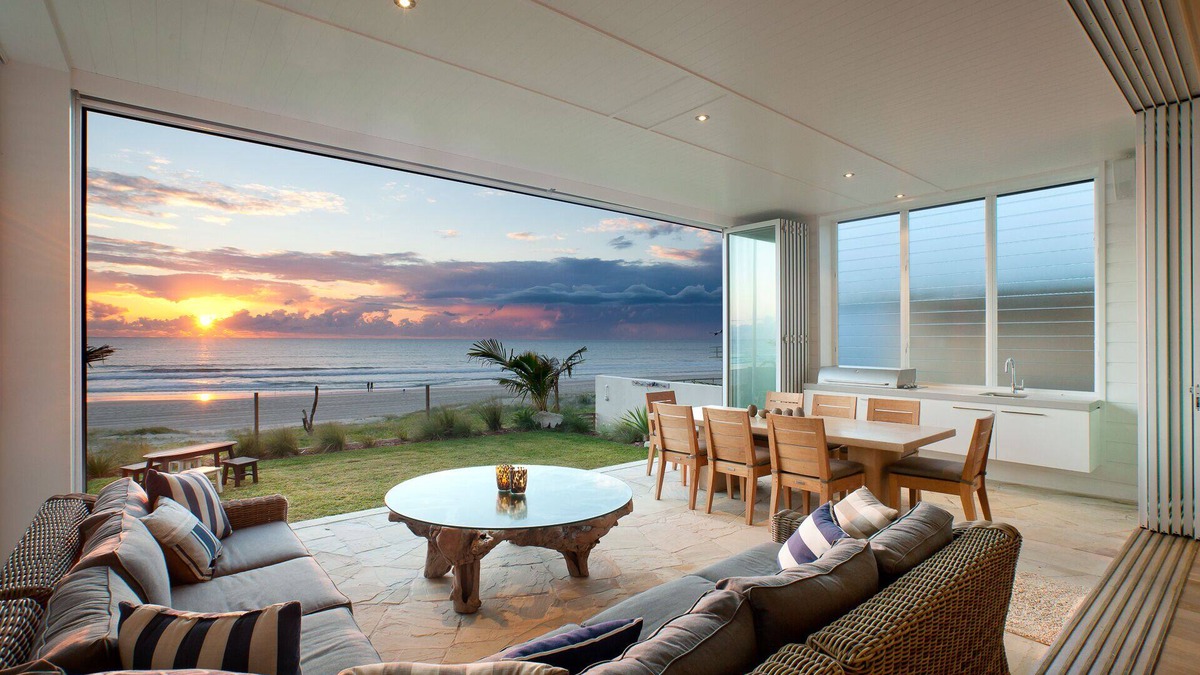 Mermaid Beach House | Absolute Beachfront Luxury