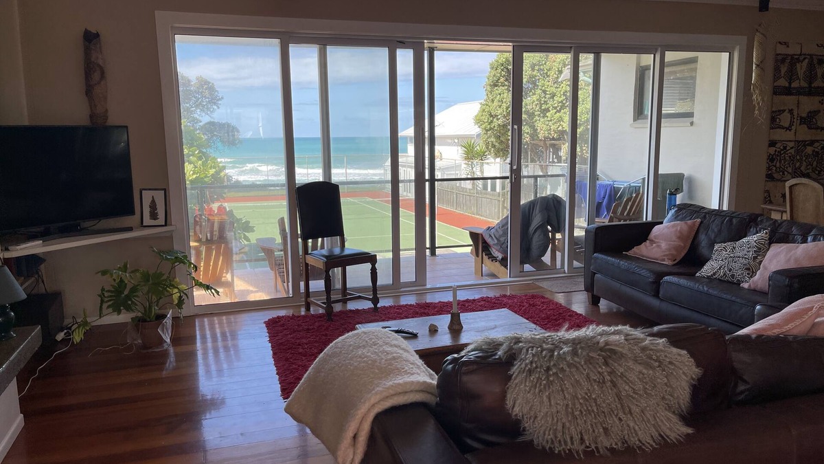 Wainui House | Absolute Beachfront at the Stock Route