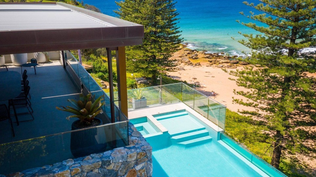 Whale Beach House | ABSOLUTE BEACHFRONT by Palm Beach Holiday Rentals