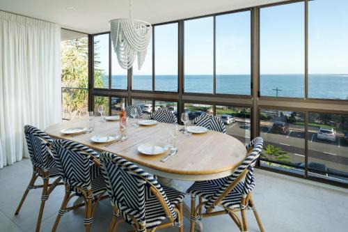 Kings Beach Apartment | Absolute Beachfront Bliss on Kings Beach