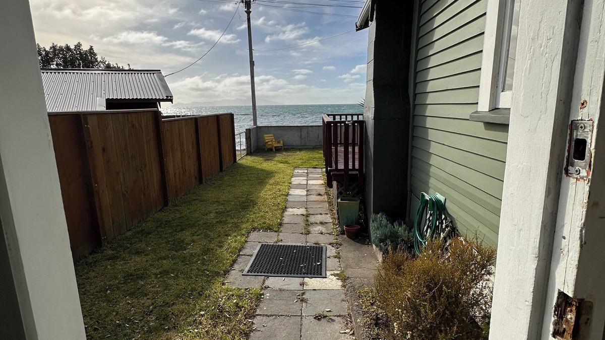 Pukerua Bay House | Absolute Beachfront Kiwi Bach