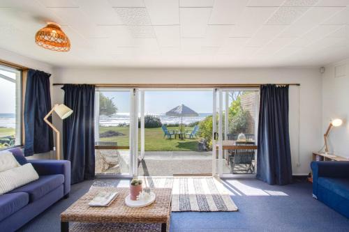Waimarama House | Absolute Beachfront - Waimarama Holiday Home