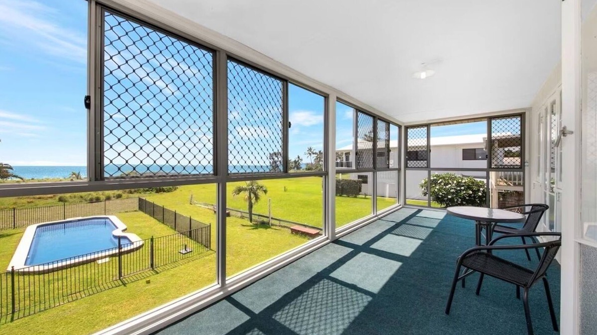 Yeppoon House | ABSOLUTE BEACHFRONT WITH A POOL