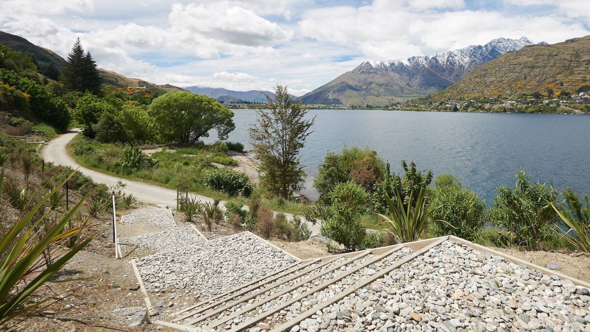 Queenstown Cottage | ABSOLUTE LAKEFRONT - QUEENSTOWN APARTMENT in Queenstown