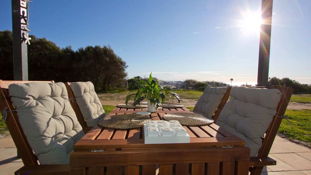 Semaphore Park Apartment | Absolute Oceanview Beachfront - Sandy Feet 🦶 1, Beach Stayz Semaphore
