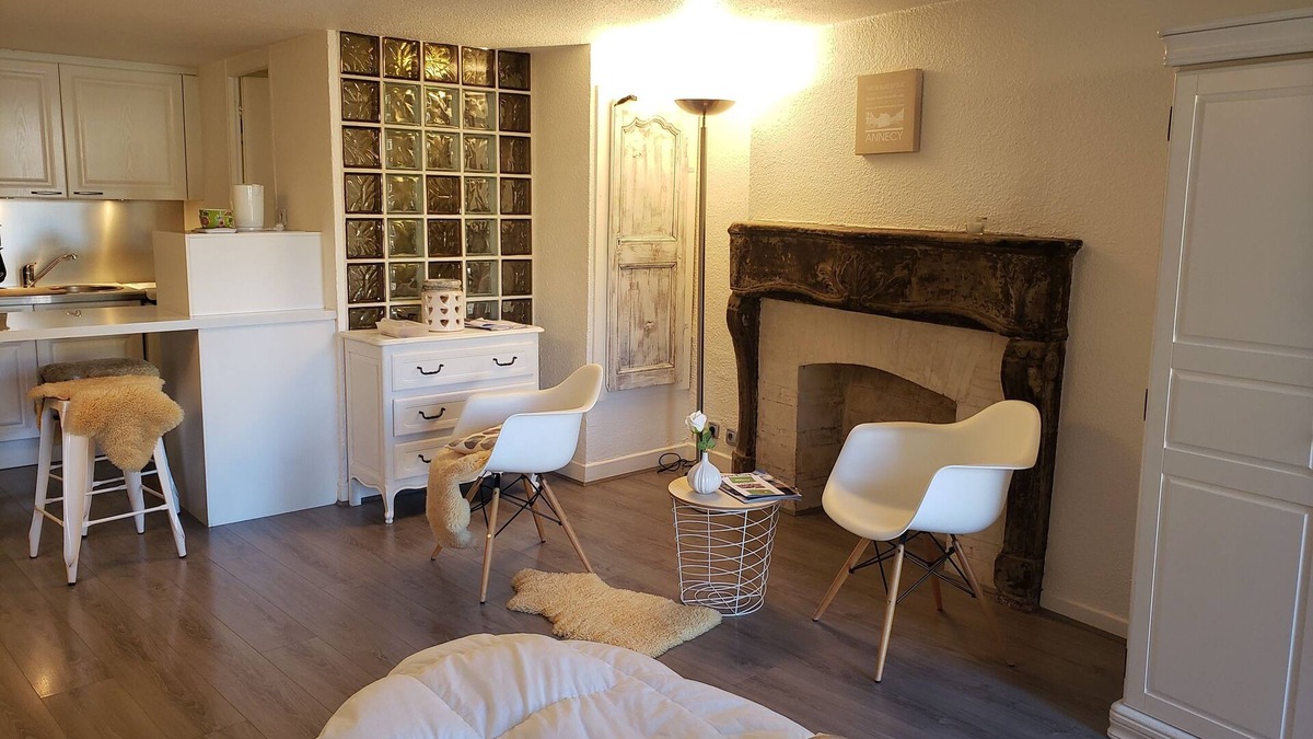 Annecy Old Town Apartment | Absolute peace and quiet in the heart of the picturesque quarters of the old town