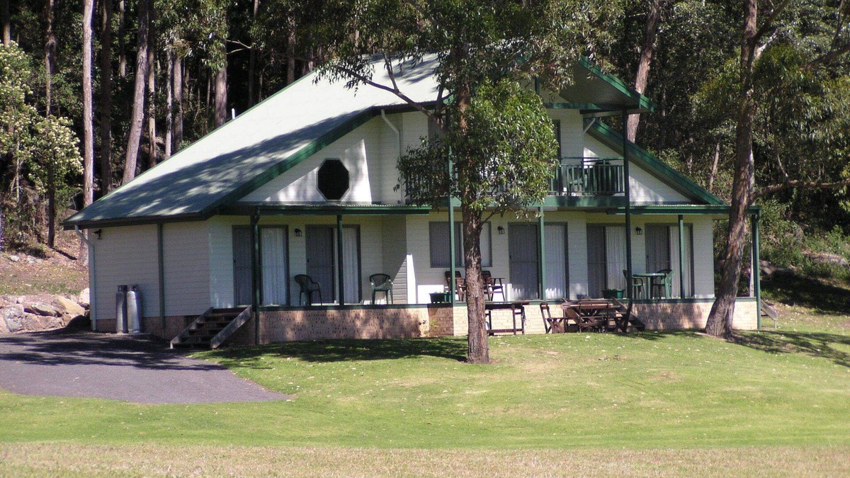 Longreach Villa | Absolute Waterfront - Grevillea At Shoalhaven Lodge