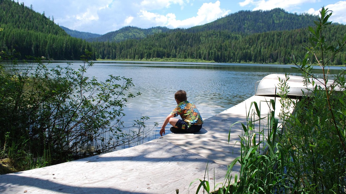 Columbia Falls Cabin | Absolutely Fantastic Lake Front Cabin Near West Glacier National Park