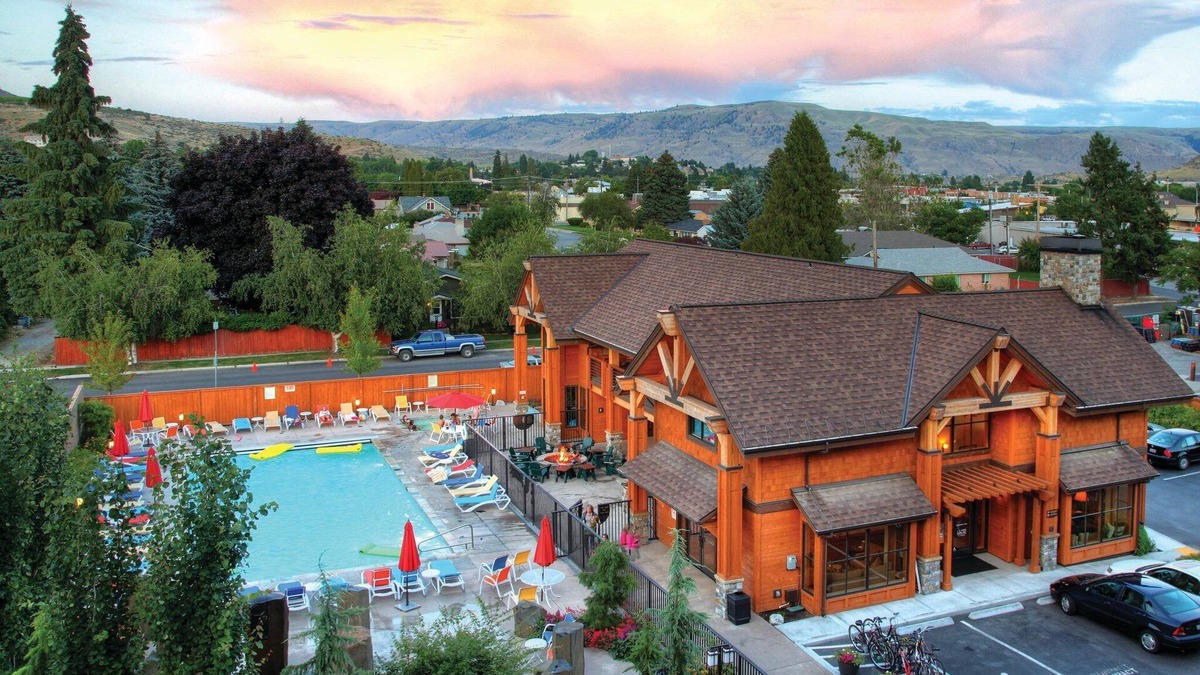 Chelan Resort | Absolutely gorgeous resort & condos !