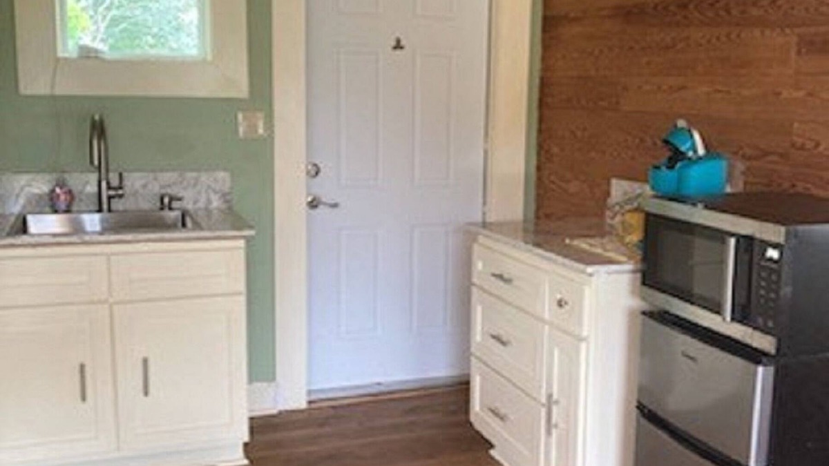 Palacios House | AC, Free WIFI - Sleeps 7 - Full Kitchen