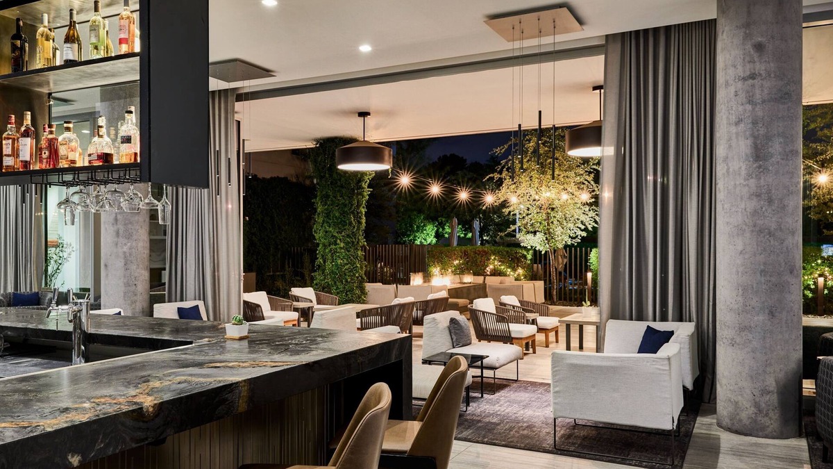 Camelback East Hotel | AC Hotel by Marriott Phoenix Biltmore